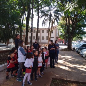 PASSEIO AO REDOR DA PRAÇA EMILIANO PERNETA