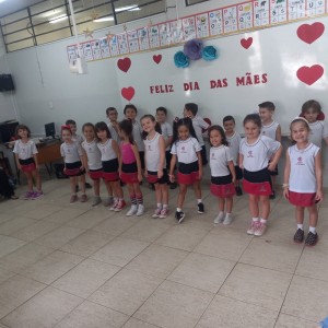 EDUCAÇÃO INFANTIL: SINGELOS GESTOS E SORRISOS, ORAÇÕES E BENÇÃOS - DIA DAS MÃES 2024