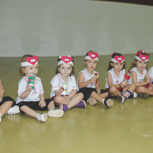 EDUCAÇÃO INFANTIL: SINGELOS GESTOS E SORRISOS, ORAÇÕES E BENÇÃOS - DIA DAS MÃES 2024