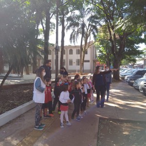 PASSEIO AO REDOR DA PRAÇA EMILIANO PERNETA