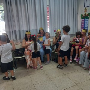 EDUCAÇÃO INFANTIL: SINGELOS GESTOS E SORRISOS, ORAÇÕES E BENÇÃOS - DIA DAS MÃES 2024