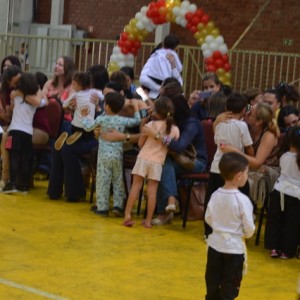 APRESENTAÇÕES EM HOMENAGEM AO DIA DAS MÃES