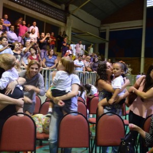 APRESENTAÇÕES EM HOMENAGEM AO DIA DAS MÃES