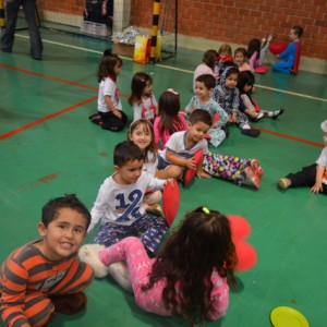 APRESENTAÇÕES EM HOMENAGEM AO DIA DAS MÃES