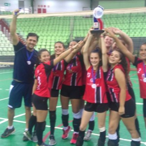 ATLETAS DO VÔLEI NOS JOGOS ESCOLARES DO PARANÁ