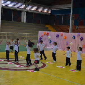 APRESENTAÇÕES EM HOMENAGEM AO DIA DAS MÃES