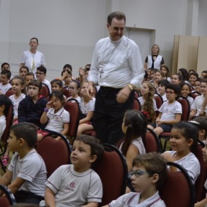 ARCEBISPO DOM ANUAR EM VISITA AO COLÉGIO SANTO INÁCIO