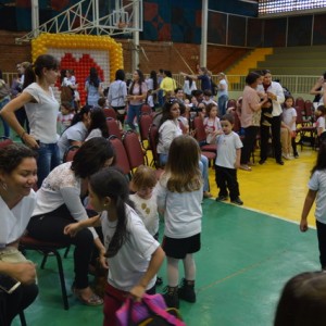 APRESENTAÇÕES EM HOMENAGEM AO DIA DAS MÃES