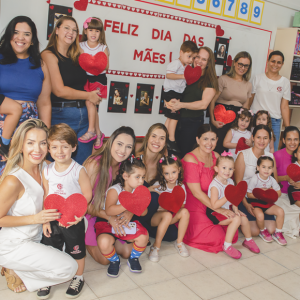 EDUCAÇÃO INFANTIL: SINGELOS GESTOS E SORRISOS, ORAÇÕES E BENÇÃOS - DIA DAS MÃES 2024