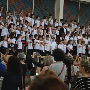 APRESENTAÇÕES EM HOMENAGEM AO DIA DAS MÃES