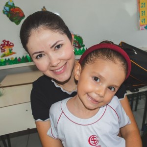 EDUCAÇÃO INFANTIL: SINGELOS GESTOS E SORRISOS, ORAÇÕES E BENÇÃOS - DIA DAS MÃES 2024