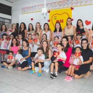 EDUCAÇÃO INFANTIL: SINGELOS GESTOS E SORRISOS, ORAÇÕES E BENÇÃOS - DIA DAS MÃES 2024