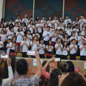 APRESENTAÇÕES EM HOMENAGEM AO DIA DAS MÃES