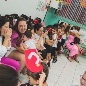 EDUCAÇÃO INFANTIL: SINGELOS GESTOS E SORRISOS, ORAÇÕES E BENÇÃOS - DIA DAS MÃES 2024