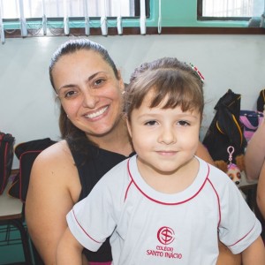 EDUCAÇÃO INFANTIL: SINGELOS GESTOS E SORRISOS, ORAÇÕES E BENÇÃOS - DIA DAS MÃES 2024