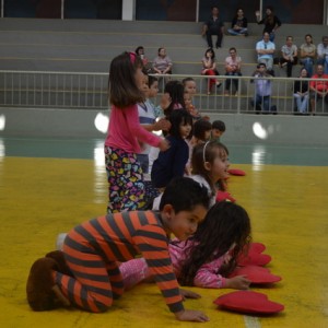 APRESENTAÇÕES EM HOMENAGEM AO DIA DAS MÃES