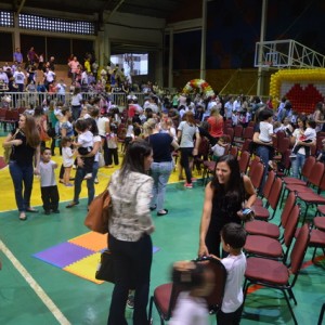 APRESENTAÇÕES EM HOMENAGEM AO DIA DAS MÃES