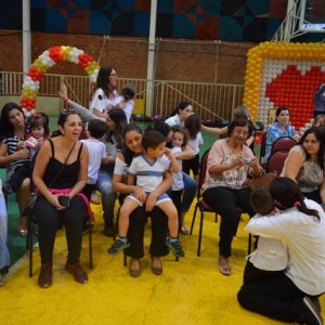 APRESENTAÇÕES EM HOMENAGEM AO DIA DAS MÃES