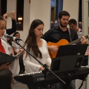 MISSA EM HOMENAGEM AO DIA DAS MÃES