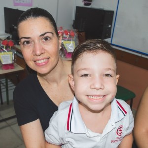 EDUCAÇÃO INFANTIL: SINGELOS GESTOS E SORRISOS, ORAÇÕES E BENÇÃOS - DIA DAS MÃES 2024