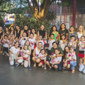 EDUCAÇÃO INFANTIL: SINGELOS GESTOS E SORRISOS, ORAÇÕES E BENÇÃOS - DIA DAS MÃES 2024