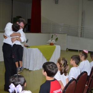 ARCEBISPO DOM ANUAR EM VISITA AO COLÉGIO SANTO INÁCIO