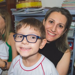 EDUCAÇÃO INFANTIL: SINGELOS GESTOS E SORRISOS, ORAÇÕES E BENÇÃOS - DIA DAS MÃES 2024