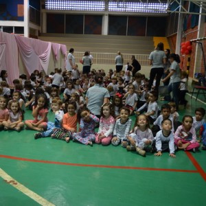 APRESENTAÇÕES EM HOMENAGEM AO DIA DAS MÃES