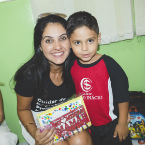 EDUCAÇÃO INFANTIL: SINGELOS GESTOS E SORRISOS, ORAÇÕES E BENÇÃOS - DIA DAS MÃES 2024