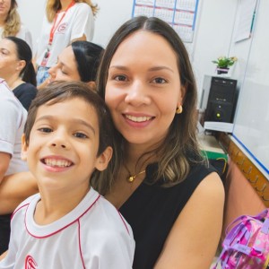 EDUCAÇÃO INFANTIL: SINGELOS GESTOS E SORRISOS, ORAÇÕES E BENÇÃOS - DIA DAS MÃES 2024