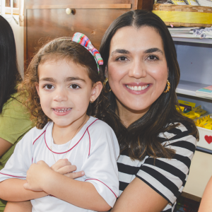 EDUCAÇÃO INFANTIL: SINGELOS GESTOS E SORRISOS, ORAÇÕES E BENÇÃOS - DIA DAS MÃES 2024