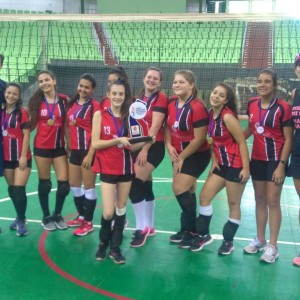 ATLETAS DO VÔLEI NOS JOGOS ESCOLARES DO PARANÁ