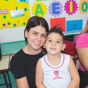 EDUCAÇÃO INFANTIL: SINGELOS GESTOS E SORRISOS, ORAÇÕES E BENÇÃOS - DIA DAS MÃES 2024