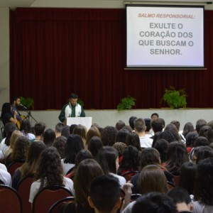 MISSA DE PÁSCOA PARA OS ALUNOS