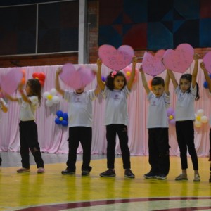 APRESENTAÇÕES EM HOMENAGEM AO DIA DAS MÃES