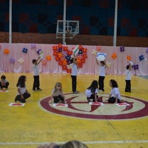 APRESENTAÇÕES EM HOMENAGEM AO DIA DAS MÃES