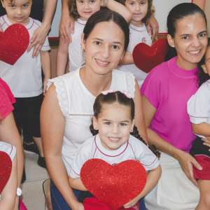 EDUCAÇÃO INFANTIL: SINGELOS GESTOS E SORRISOS, ORAÇÕES E BENÇÃOS - DIA DAS MÃES 2024