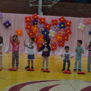 APRESENTAÇÕES EM HOMENAGEM AO DIA DAS MÃES