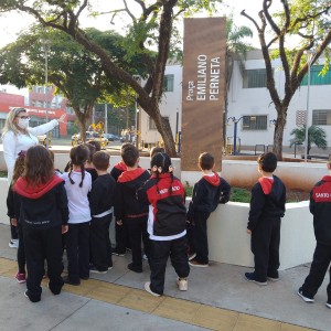 PASSEIO AO REDOR DA PRAÇA EMILIANO PERNETA