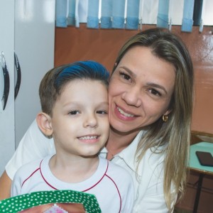 EDUCAÇÃO INFANTIL: SINGELOS GESTOS E SORRISOS, ORAÇÕES E BENÇÃOS - DIA DAS MÃES 2024