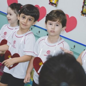 EDUCAÇÃO INFANTIL: SINGELOS GESTOS E SORRISOS, ORAÇÕES E BENÇÃOS - DIA DAS MÃES 2024