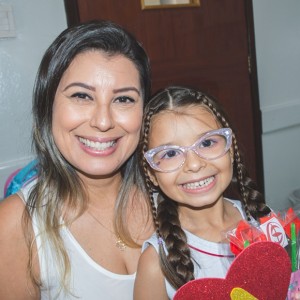 EDUCAÇÃO INFANTIL: SINGELOS GESTOS E SORRISOS, ORAÇÕES E BENÇÃOS - DIA DAS MÃES 2024