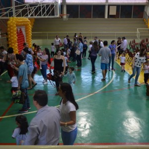 APRESENTAÇÕES EM HOMENAGEM AO DIA DAS MÃES