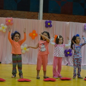 APRESENTAÇÕES EM HOMENAGEM AO DIA DAS MÃES