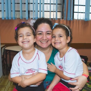 EDUCAÇÃO INFANTIL: SINGELOS GESTOS E SORRISOS, ORAÇÕES E BENÇÃOS - DIA DAS MÃES 2024