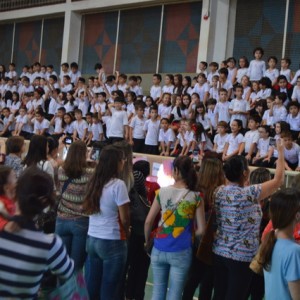 APRESENTAÇÕES EM HOMENAGEM AO DIA DAS MÃES