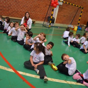 APRESENTAÇÕES EM HOMENAGEM AO DIA DAS MÃES