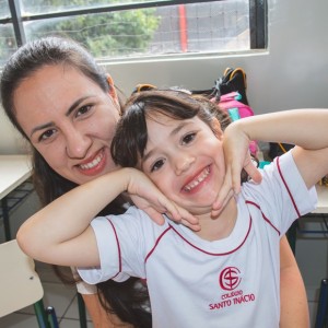 EDUCAÇÃO INFANTIL: SINGELOS GESTOS E SORRISOS, ORAÇÕES E BENÇÃOS - DIA DAS MÃES 2024