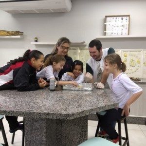 VISITA AO LABORATÓRIO DE CIÊNCIAS