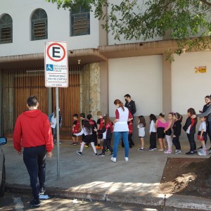 PASSEIO AO REDOR DA PRAÇA EMILIANO PERNETA